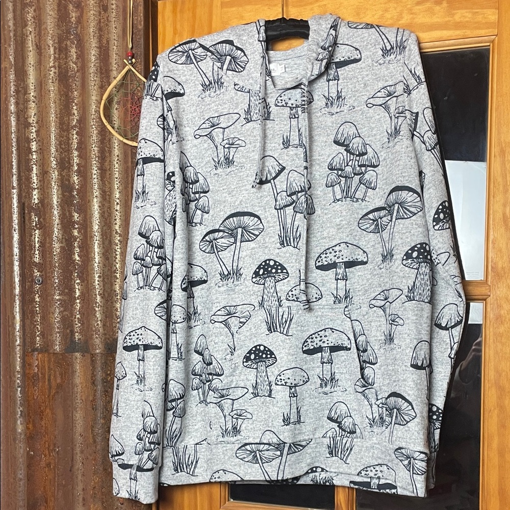 LA SOUL Gray Mushroom Print WOMEN’s Hoodie, 
Size M